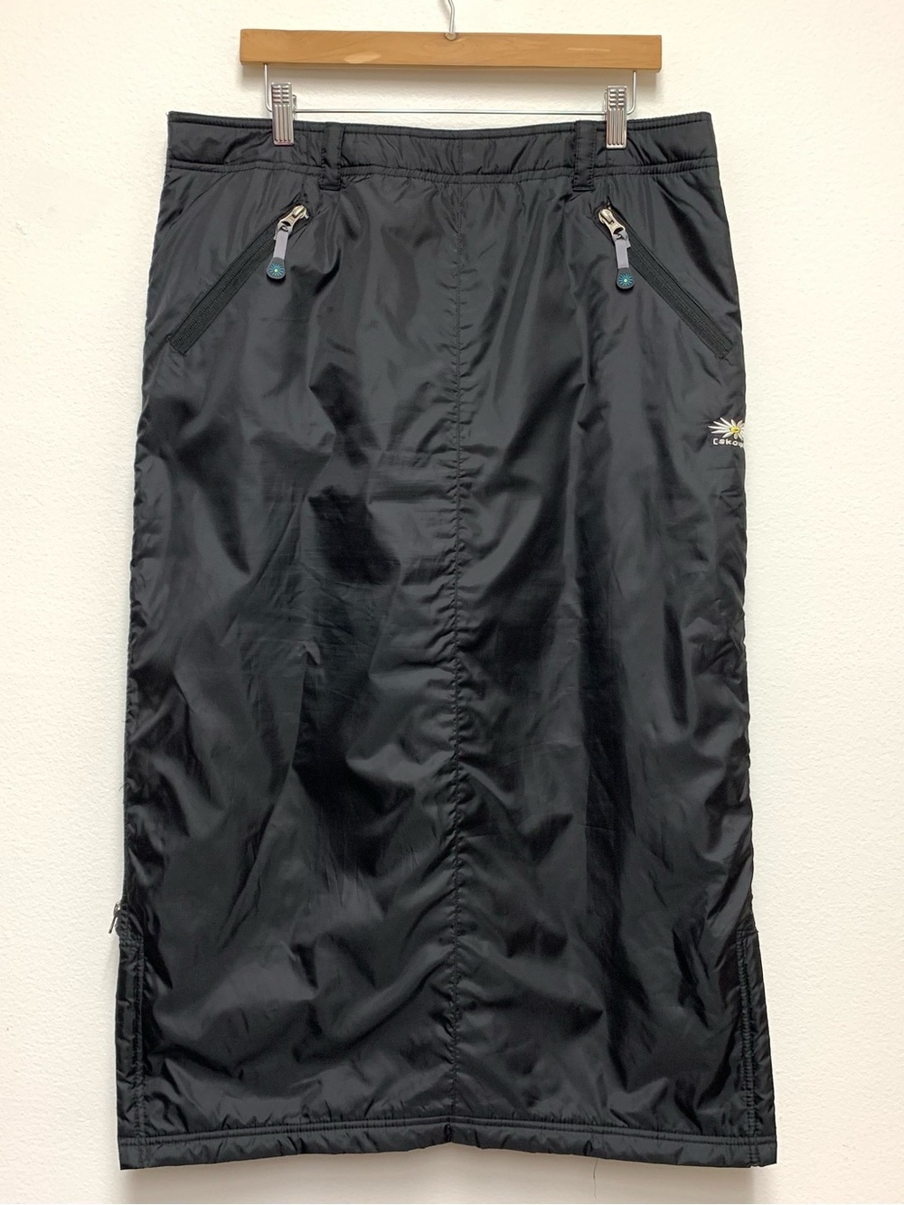 Skhoop Insulated Snow Maxi Skirt Size XL Side Zipper Ski Winter Sweden Black